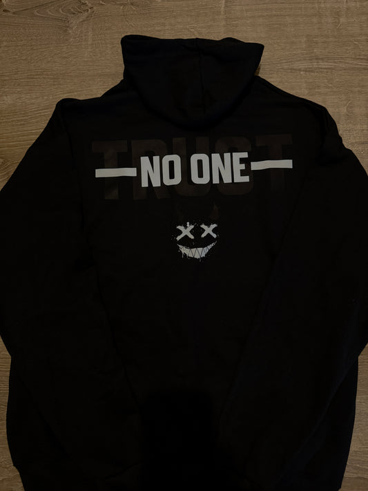 -NO ONE- Zipped Hoodie