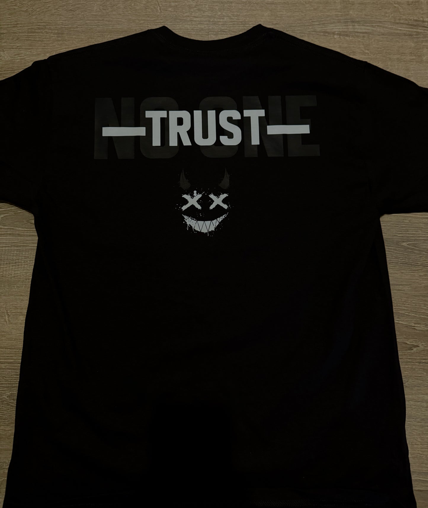 -TRUST- Shirt